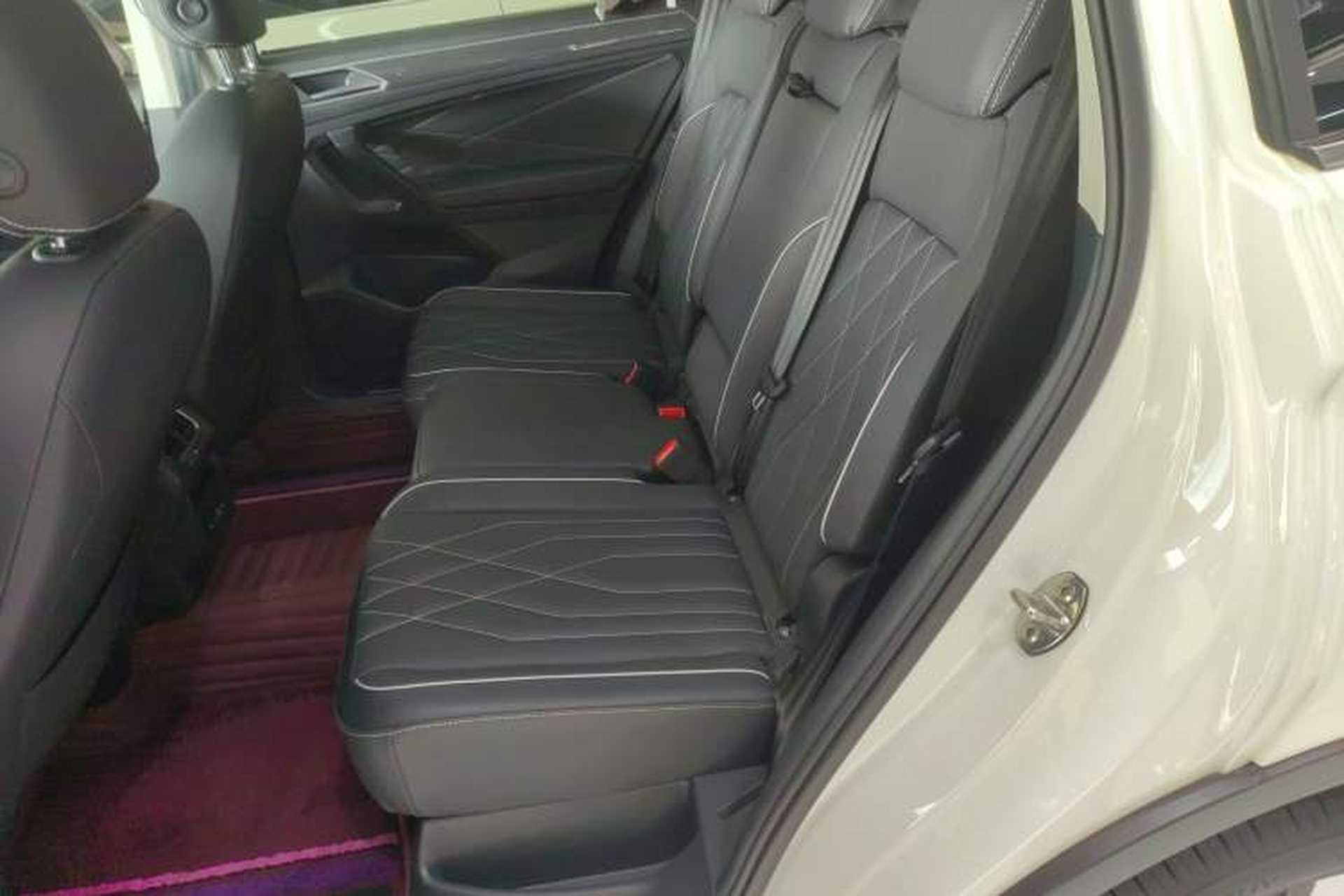 Used Volkswagen Tiguan L 2022 330TSI Automatic Two-Wheel Drive R-Line Enhanced Edition Left Rear Seat