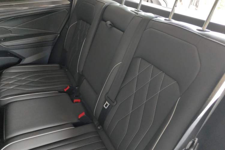 Used Volkswagen Tiguan L 2022 330TSI Automatic Two-Wheel Drive Smart Edition Left Rear Seat