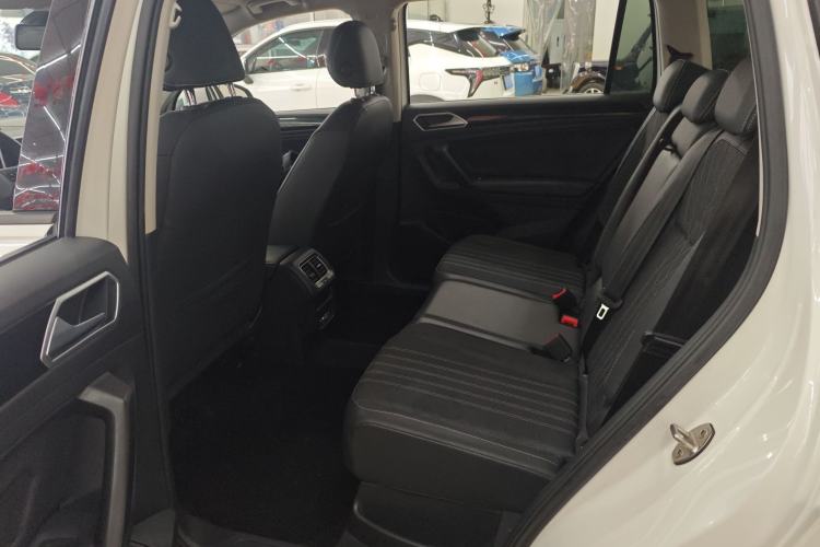 Used Volkswagen Tiguan L 2022 330TSI Automatic Two-Wheel Drive Comfort Edition Left Rear Seat