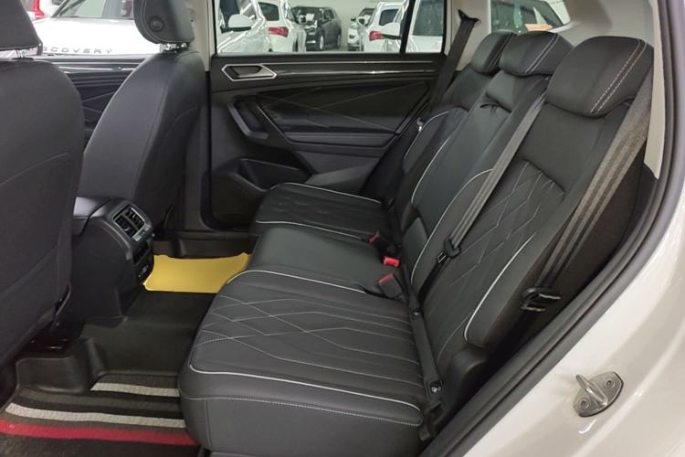 Used Volkswagen Tiguan L 2022 330TSI Automatic Two-Wheel Drive R-Line Enhanced Edition Left Rear Seat