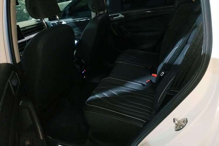 Used Volkswagen Tiguan L 2022 330TSI Automatic Two-Wheel Drive R-Line Enhanced Edition Left Rear Seat