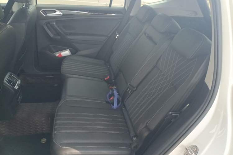 Used Volkswagen Tiguan L 2022 330TSI Automatic Two-Wheel Drive Comfort Edition Left Rear Seat