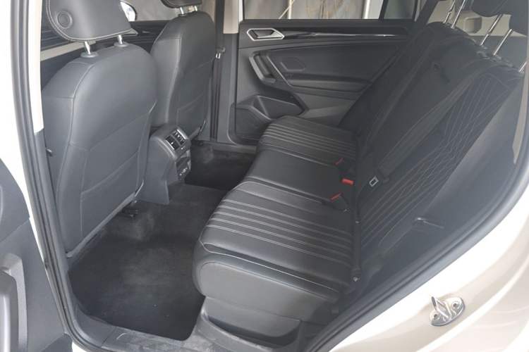Used Volkswagen Tiguan L 2022 330TSI Automatic Two-Wheel Drive Comfort Edition Left Rear Seat