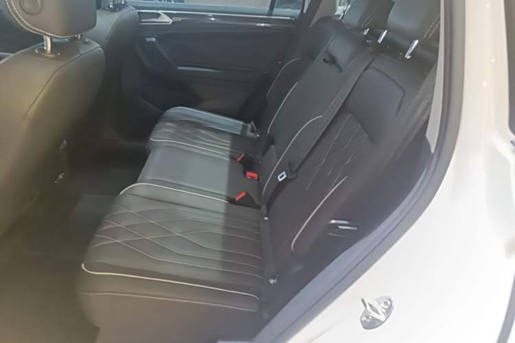 Used Volkswagen Tiguan L 2022 330TSI Automatic Two-Wheel Drive Smart Edition Left Rear Seat