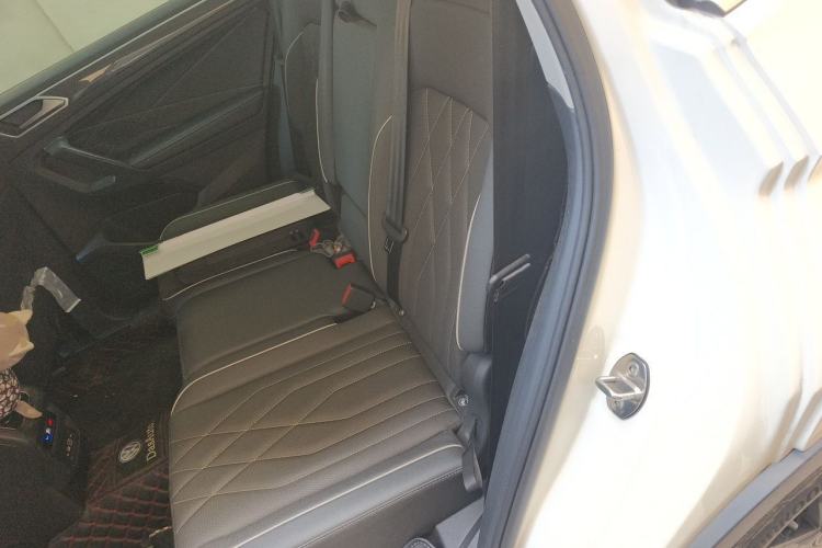 Used Volkswagen Tiguan L 2022 330TSI Automatic Two-Wheel Drive R-Line Enhanced Edition Left Rear Seat
