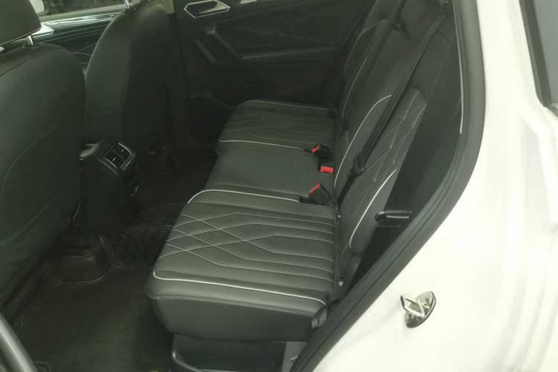 Used Volkswagen Tiguan L 2022 330TSI Automatic Two-Wheel Drive R-Line Enhanced Edition Left Rear Seat