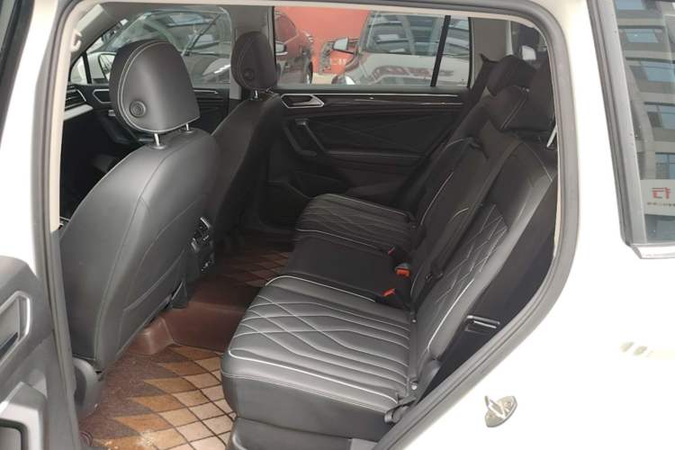 Used Volkswagen Tiguan L 2022 330TSI Automatic Two-Wheel Drive Smart Edition Left Rear Seat