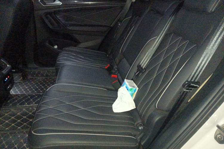 Used Volkswagen Tiguan L 2022 330TSI Automatic Two-Wheel Drive Smart Edition Left Rear Seat