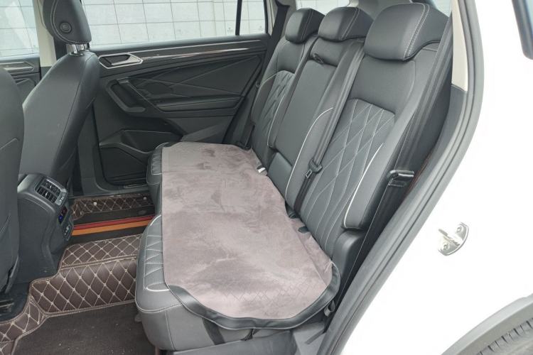 Used Volkswagen Tiguan L 2022 330TSI Automatic Two-Wheel Drive R-Line Enhanced Edition Left Rear Seat