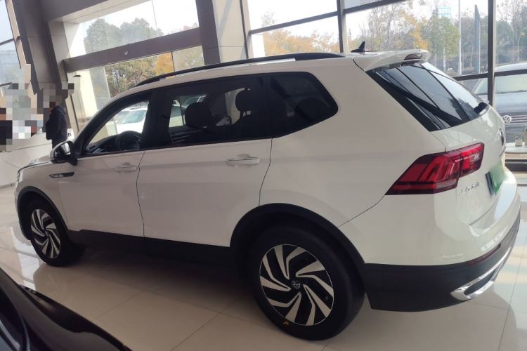 Used Volkswagen Tiguan L 2022 330TSI Automatic Two-Wheel Drive Comfort Edition Left Side