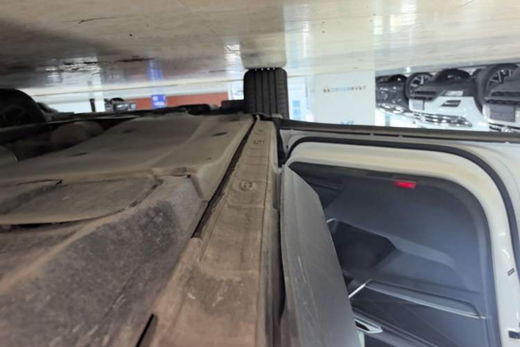 Used Volkswagen Tiguan L 2022 330TSI Automatic Two-Wheel Drive Smart Edition Left Side Sill