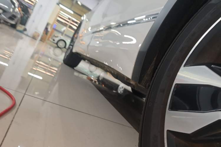Used Volkswagen Tiguan L 2022 330TSI Automatic Two-Wheel Drive R-Line Enhanced Edition Left Side Sill