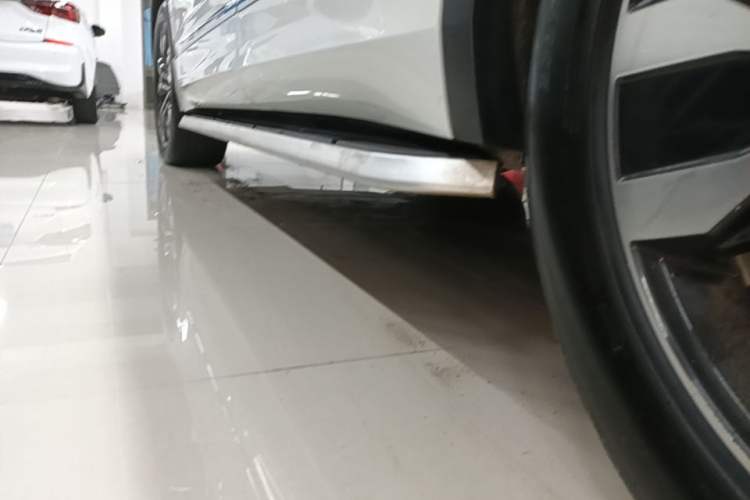 Used Volkswagen Tiguan L 2022 330TSI Automatic Two-Wheel Drive R-Line Enhanced Edition Left Side Sill