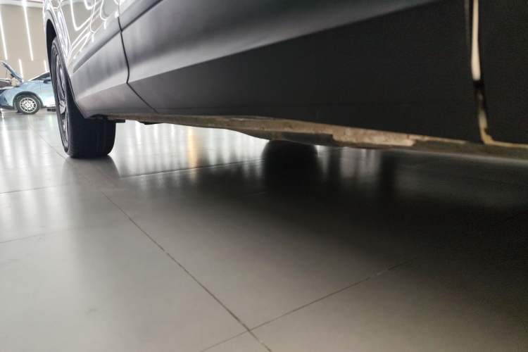Used Volkswagen Tiguan L 2022 330TSI Automatic Two-Wheel Drive Comfort Edition Left Side Sill