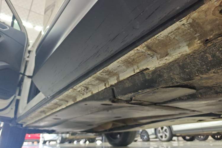Used Volkswagen Tiguan L 2022 330TSI Automatic Two-Wheel Drive Comfort Edition Left Side Sill