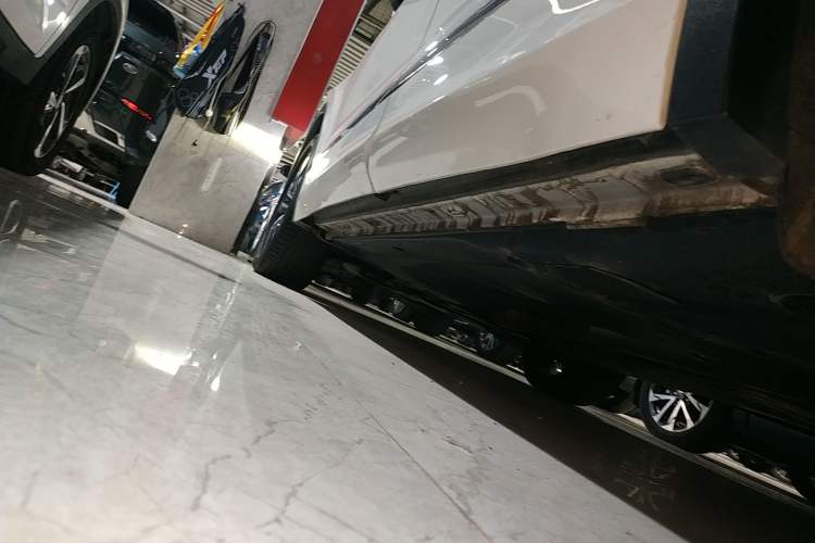 Used Volkswagen Tiguan L 2022 330TSI Automatic Two-Wheel Drive R-Line Enhanced Edition Left Side Sill