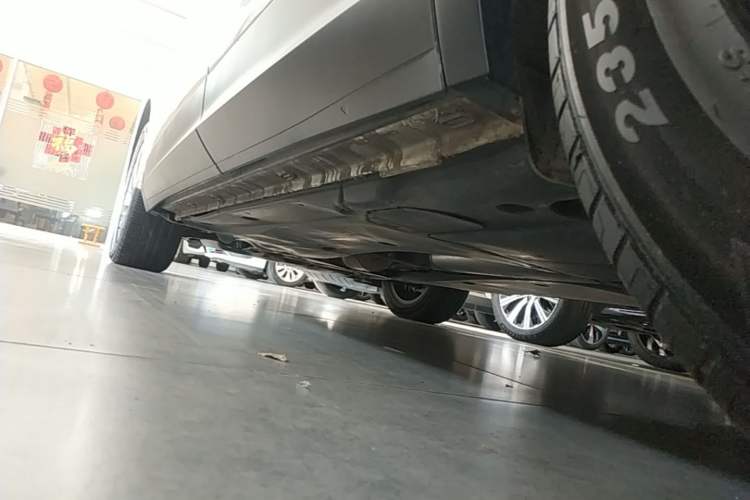 Used Volkswagen Tiguan L 2022 330TSI Automatic Two-Wheel Drive Smart Edition Left Side Sill