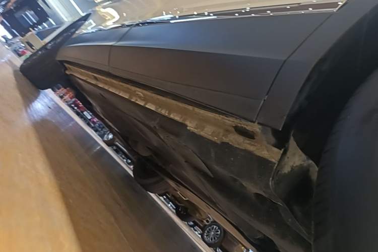 Used Volkswagen Tiguan L 2022 330TSI Automatic Two-Wheel Drive Smart Edition Left Side Sill