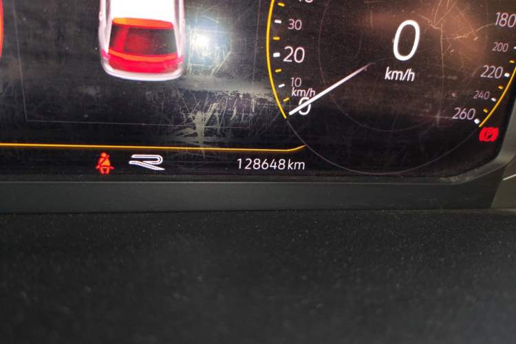 Used Volkswagen Tiguan L 2022 330TSI Automatic Two-Wheel Drive R-Line Enhanced Edition Odometer Close Up