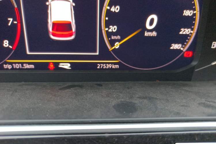 Used Volkswagen Tiguan L 2022 330TSI Automatic Two-Wheel Drive R-Line Enhanced Edition Odometer Close Up