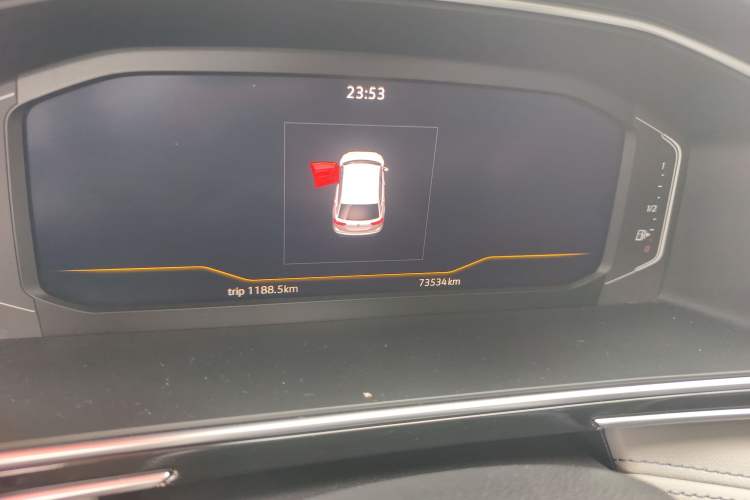 Used Volkswagen Tiguan L 2022 330TSI Automatic Two-Wheel Drive Smart Edition Odometer Close Up