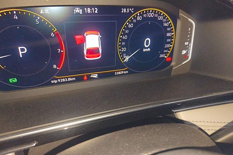 Used Volkswagen Tiguan L 2022 330TSI Automatic Two-Wheel Drive R-Line Enhanced Edition Odometer Close Up