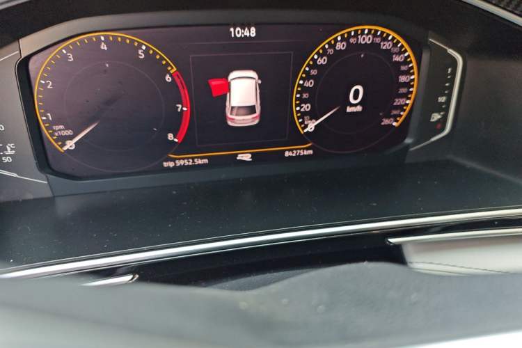 Used Volkswagen Tiguan L 2022 330TSI Automatic Two-Wheel Drive R-Line Enhanced Edition Odometer Close Up