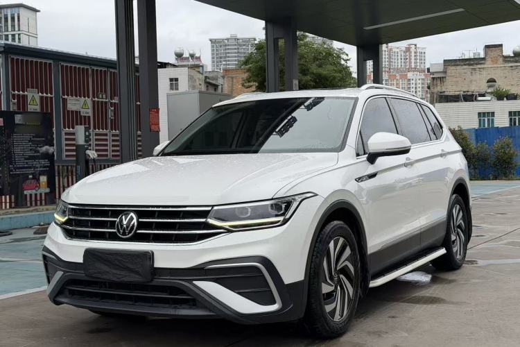 Used Volkswagen Tiguan L 2022 330TSI Automatic Two-Wheel Drive Smart Edition Guazi used car, China used car export, Used car for sale, Used  cars, Cheapest cars for sale