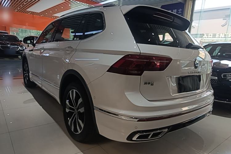 Used Volkswagen Tiguan L 2022 330TSI Automatic Two-Wheel Drive R-Line Enhanced Edition Rear Left 45 Deg