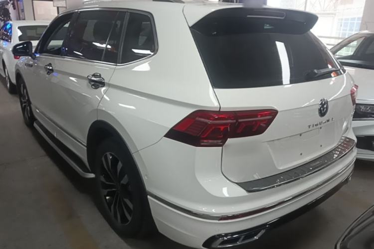 Used Volkswagen Tiguan L 2022 330TSI Automatic Two-Wheel Drive R-Line Enhanced Edition Rear Left 45 Deg