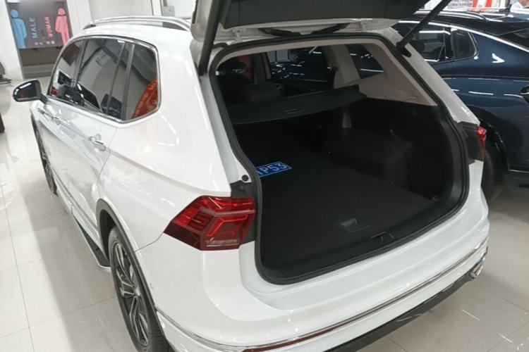Used Volkswagen Tiguan L 2022 330TSI Automatic Two-Wheel Drive R-Line Enhanced Edition Rear Left 45 Deg