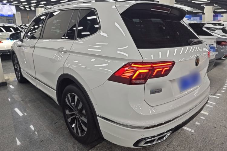 Used Volkswagen Tiguan L 2022 330TSI Automatic Two-Wheel Drive R-Line Enhanced Edition Rear Left 45 Deg