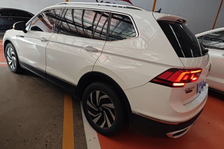 Used Volkswagen Tiguan L 2022 330TSI Automatic Two-Wheel Drive Smart Edition Rear Left 45 Deg