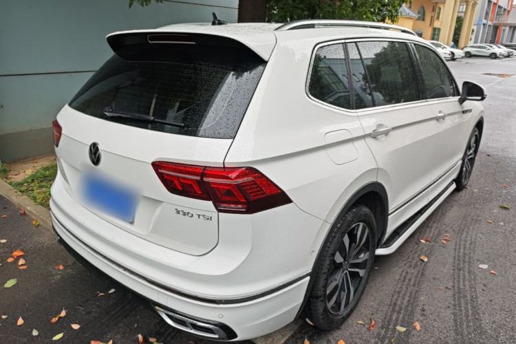 Used Volkswagen Tiguan L 2022 330TSI Automatic Two-Wheel Drive R-Line Enhanced Edition Rear Right 45 Deg