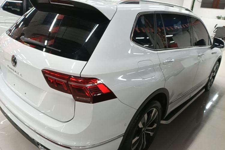 Used Volkswagen Tiguan L 2022 330TSI Automatic Two-Wheel Drive R-Line Enhanced Edition Rear Right 45 Deg