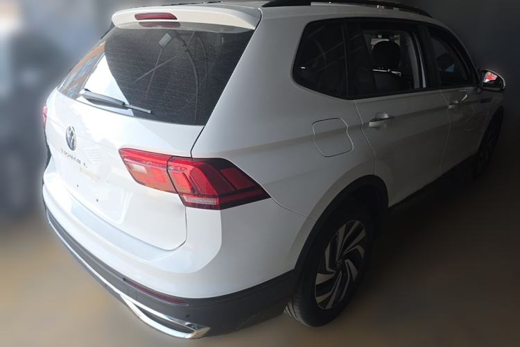 Used Volkswagen Tiguan L 2022 330TSI Automatic Two-Wheel Drive Comfort Edition Rear Right 45 Deg