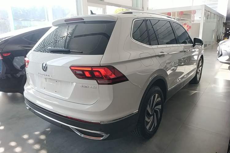 Used Volkswagen Tiguan L 2022 330TSI Automatic Two-Wheel Drive Smart Edition Rear Right 45 Deg