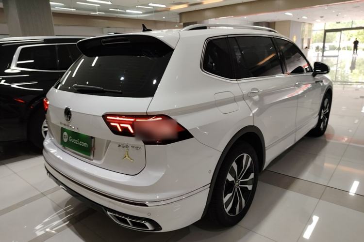 Used Volkswagen Tiguan L 2022 330TSI Automatic Two-Wheel Drive R-Line Enhanced Edition Rear Right 45 Deg