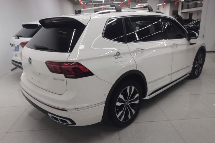 Used Volkswagen Tiguan L 2022 330TSI Automatic Two-Wheel Drive R-Line Enhanced Edition Rear Right 45 Deg