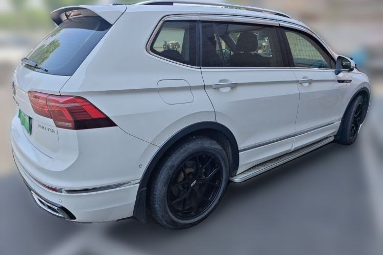 Used Volkswagen Tiguan L 2022 330TSI Automatic Two-Wheel Drive R-Line Enhanced Edition Rear Right 45 Deg
