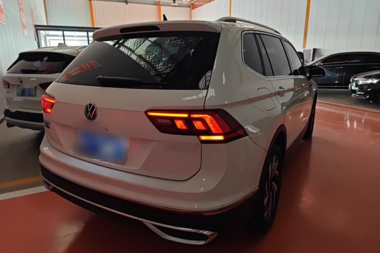 Used Volkswagen Tiguan L 2022 330TSI Automatic Two-Wheel Drive Smart Edition Rear Right 45 Deg