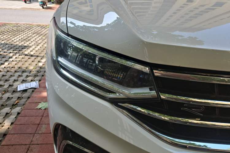 Used Volkswagen Tiguan L 2022 330TSI Automatic Two-Wheel Drive R-Line Enhanced Edition Right Front Headlight