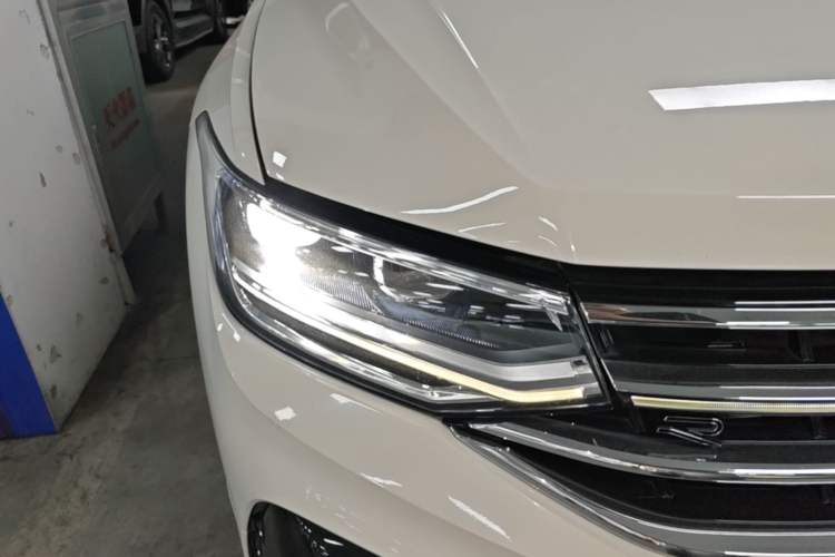 Used Volkswagen Tiguan L 2022 330TSI Automatic Two-Wheel Drive R-Line Enhanced Edition Right Front Headlight