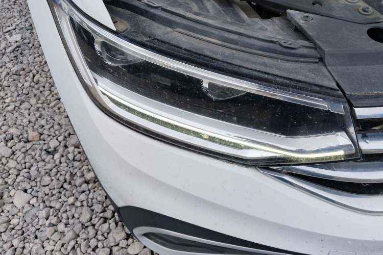 Used Volkswagen Tiguan L 2022 330TSI Automatic Two-Wheel Drive Comfort Edition Right Front Headlight