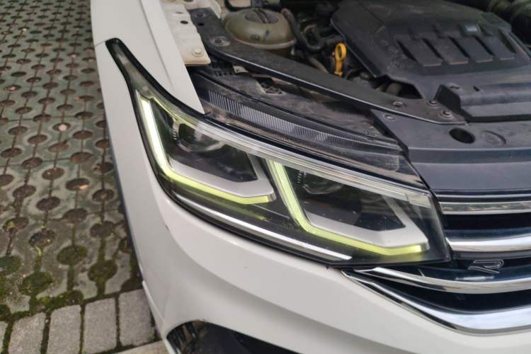 Used Volkswagen Tiguan L 2022 330TSI Automatic Two-Wheel Drive R-Line Flagship Edition Right Front Headlight