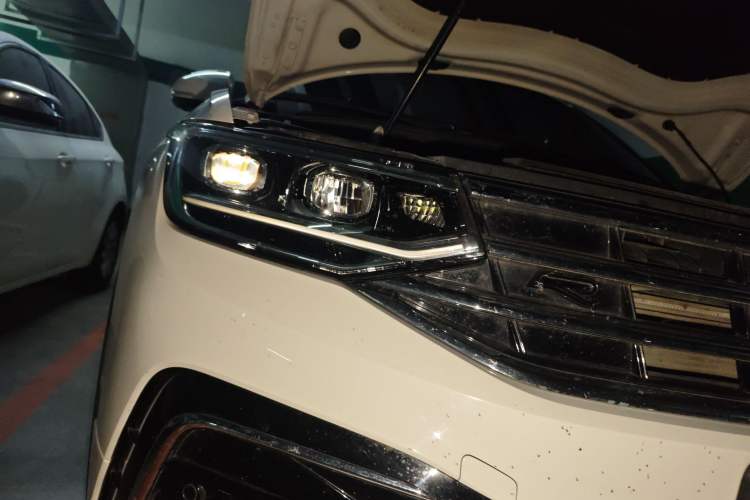 Used Volkswagen Tiguan L 2022 330TSI Automatic Two-Wheel Drive R-Line Enhanced Edition Right Front Headlight