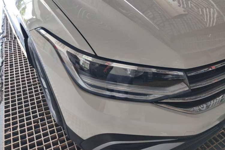 Used Volkswagen Tiguan L 2022 330TSI Automatic Two-Wheel Drive Smart Edition Right Front Headlight