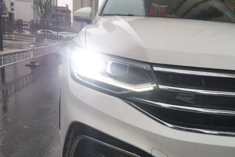 Used Volkswagen Tiguan L 2022 330TSI Automatic Two-Wheel Drive R-Line Enhanced Edition Right Front Headlight