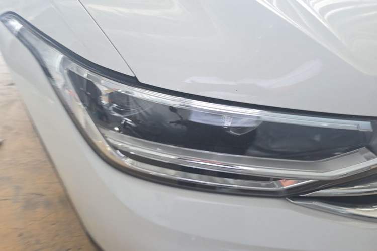 Used Volkswagen Tiguan L 2022 330TSI Automatic Two-Wheel Drive Comfort Edition Right Front Headlight