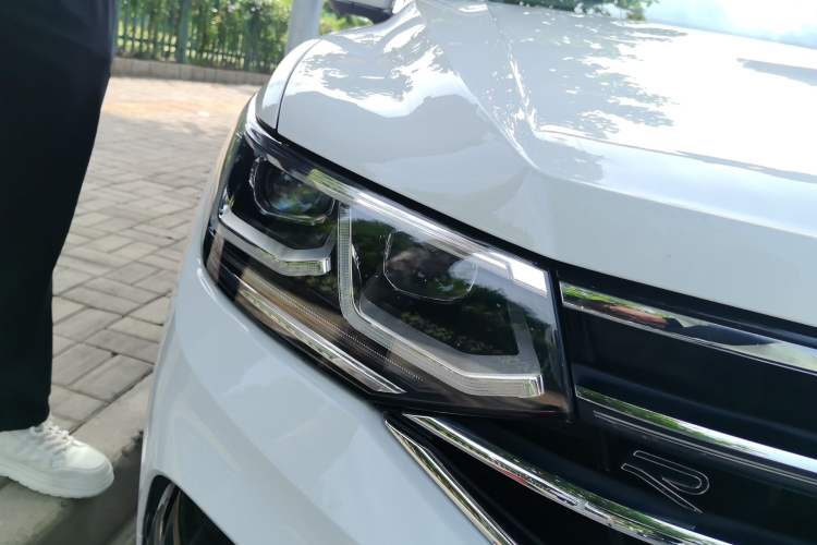 Used Volkswagen Tiguan L 2022 330TSI Automatic Two-Wheel Drive R-Line Flagship Edition Right Front Headlight